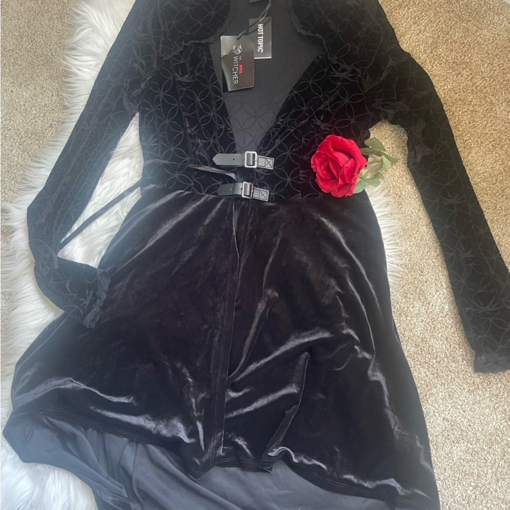 New Hot Topic Witcher Yennefer Velvet Goth Waistcoat - Picture 5 of 6